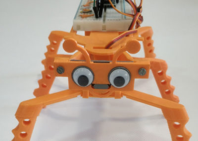 Taller de robótica con componentes electrónicos
